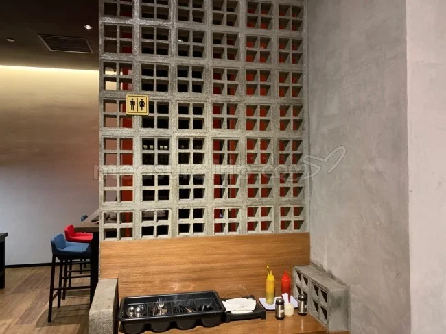 エアアジア RED LOUNGE - レッドラウンジ ＠クアラルンプール KLIA2