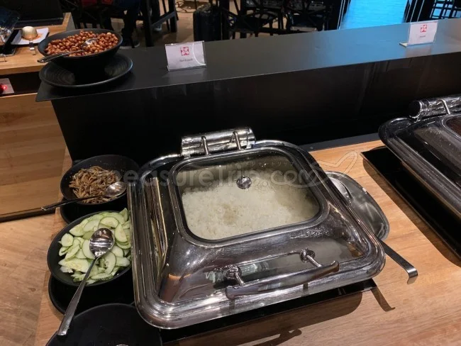 エアアジア RED LOUNGE - レッドラウンジ ＠クアラルンプール KLIA2