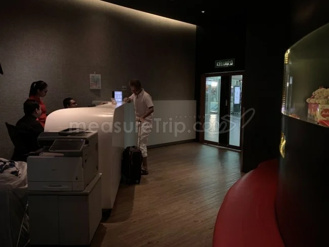 エアアジア RED LOUNGE - レッドラウンジ ＠クアラルンプール KLIA2