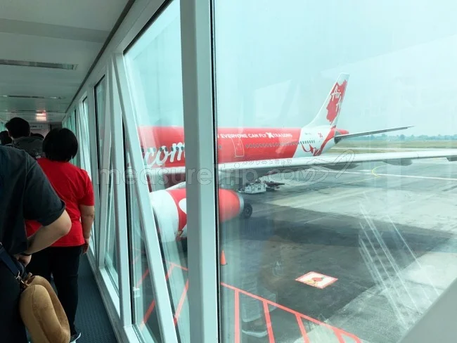 エアアジア 国際線（マレーシア KUL→大阪 KIX - D71便 / A330-300） エコノミークラスを搭乗レビュー！【飛行機の搭乗記】
