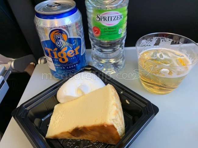 エアアジア 国際線（マレーシア KUL→大阪 KIX - D71便 / A330-300） エコノミークラスを搭乗レビュー！【飛行機の搭乗記】