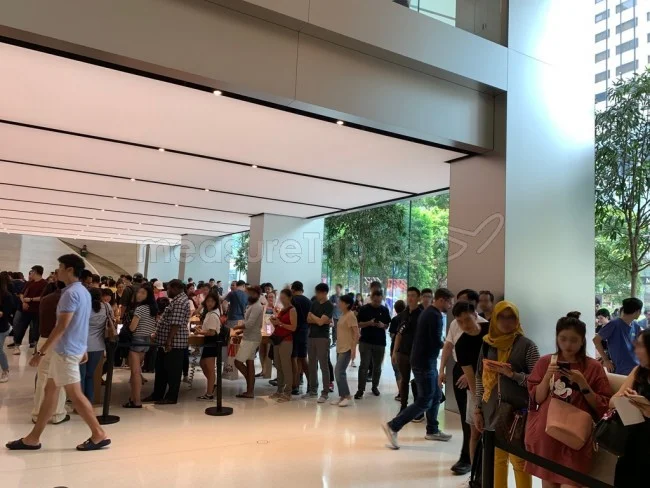 [海外仕様のiPhoneを求めてシンガポール旅行記18] 再びアップルストア＠オーチャード通り