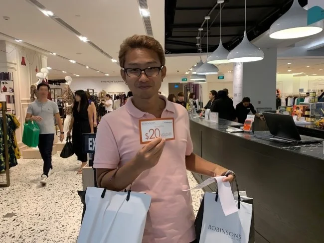 [海外仕様のiPhoneを求めてシンガポール旅行記19] お得大好き、モリオとミヅキ