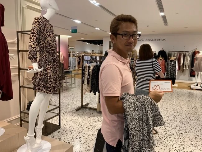 [海外仕様のiPhoneを求めてシンガポール旅行記19] お得大好き、モリオとミヅキ