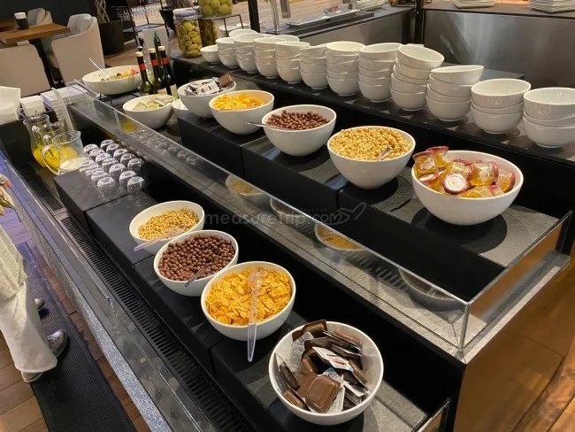 ターキッシュエアラインズ ビジネスクラスラウンジ - BUSINESS LOUNGE ＠イスタンブール新国際空港