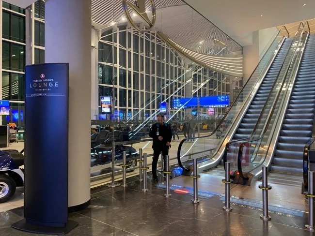 ターキッシュエアラインズ ラウンジ - Miles＆Smiles Lounge ＠イスタンブール新国際空港