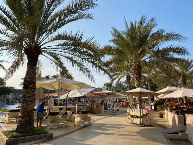 ハブトゥール・グランド・リゾート 3つのプールとホテル前ビーチ