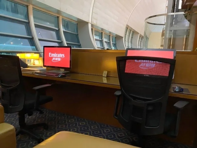 エミレーツ航空 ビジネスクラスラウンジ @ドバイ国際空港 コンコースC