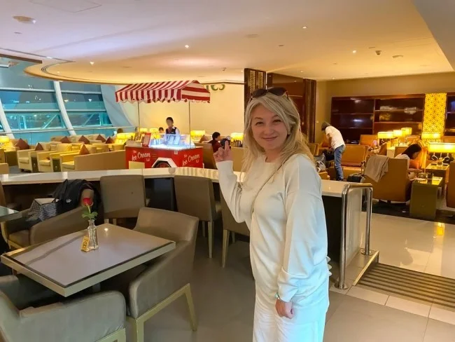 エミレーツ航空 ビジネスクラスラウンジ @ドバイ国際空港 コンコースC