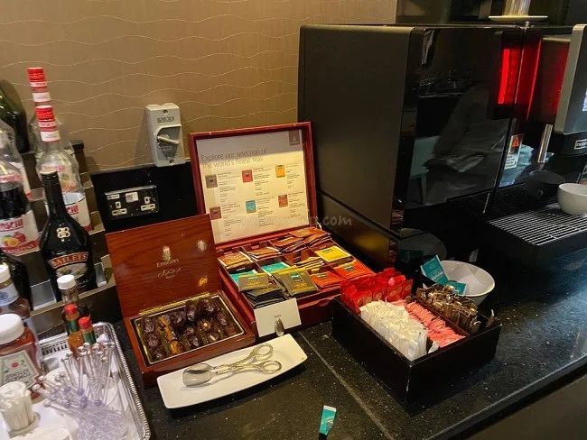 エミレーツ航空 ビジネスクラスラウンジ @ドバイ国際空港 コンコースC