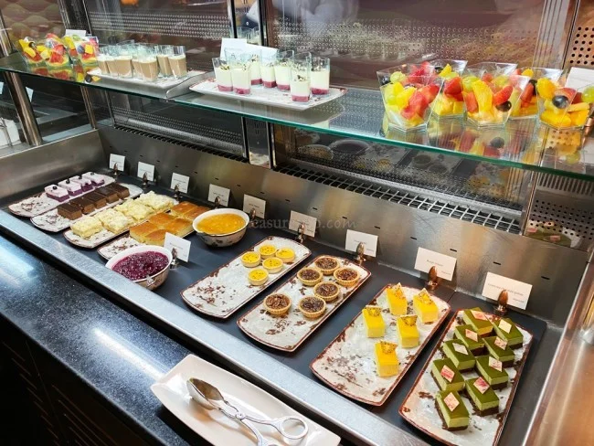 エミレーツ航空 ビジネスクラスラウンジ @ドバイ国際空港 コンコースC