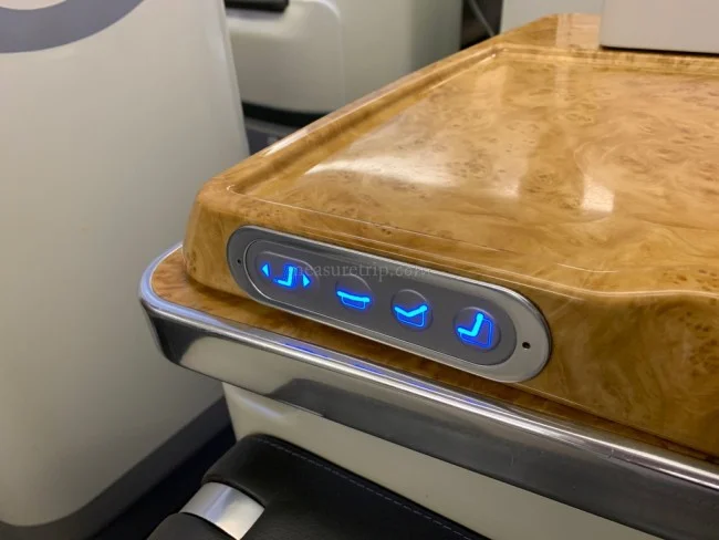エミレーツ航空 A380 ビジネスクラス ドバイ⇔大阪 / 搭乗記【エミレーツ 機内食】