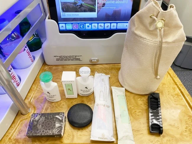 エミレーツ航空 A380 ビジネスクラス ドバイ⇔大阪 / 搭乗記【エミレーツ 機内食】