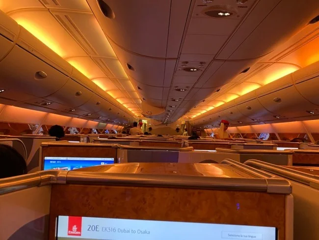 エミレーツ航空 A380 ビジネスクラス ドバイ⇔大阪 / 搭乗記【エミレーツ 機内食】