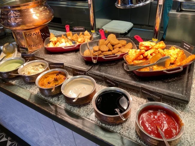 シェラトンモールドバイ レストランでの朝食ビュッフェ / バイキング