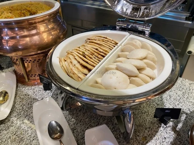 シェラトンモールドバイ レストランでの朝食ビュッフェ / バイキング