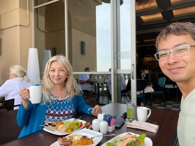 シェラトンモールドバイ レストランでの朝食ビュッフェ / バイキング