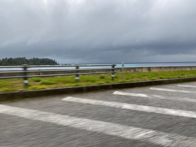 [新型コロナもう大変！冬のリッツカールトン沖縄旅行記30] 雨の中、延泊用の衣類を買いにイオン名護店へ