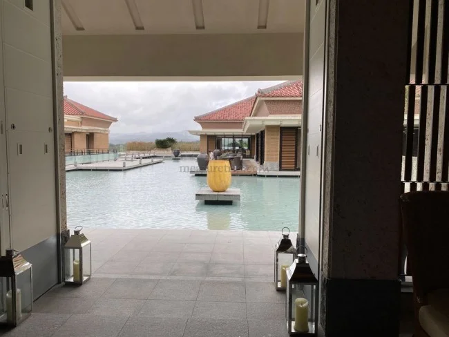 [新型コロナもう大変！冬のリッツカールトン沖縄旅行記33] ロビーラウンジでのアフタヌーンティータイム
