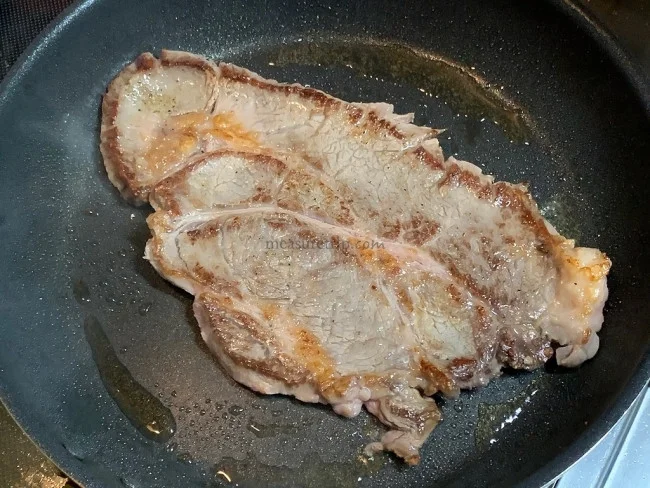 硬いオージービーフのステーキ肉を柔らかく美味しく焼く方法！