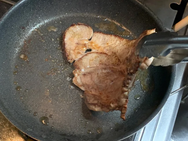 硬いオージービーフのステーキ肉を柔らかく美味しく焼く方法！