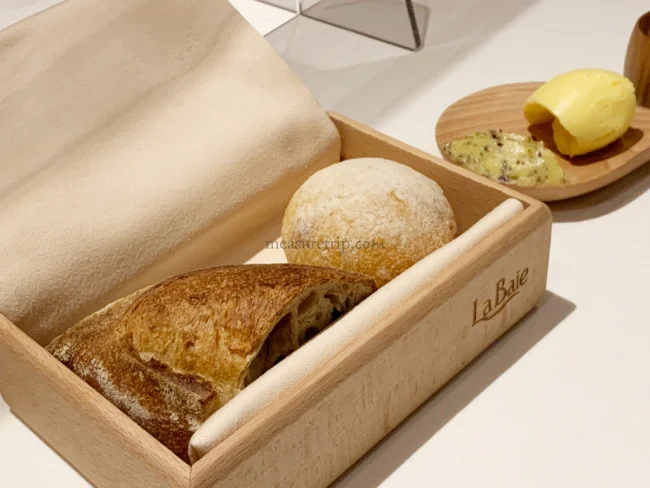 【リッツカールトン大阪】超高級！フランス料理レストラン ラベ - La Baie でドキドキのコースディナー！【高級レストランでの服装】