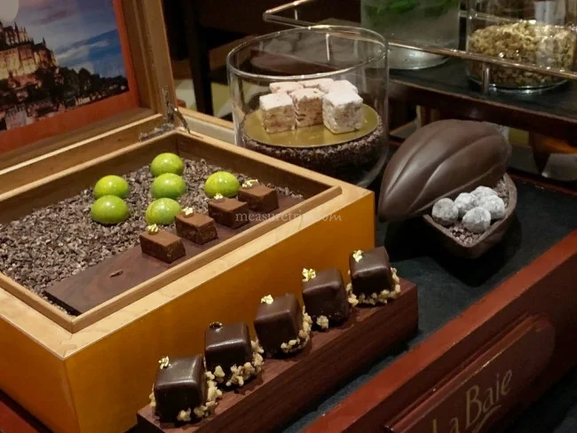 【リッツカールトン大阪】超高級！フランス料理レストラン ラベ - La Baie でドキドキのコースディナー！【高級レストランでの服装】