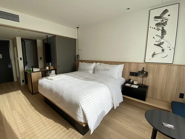 【フェアフィールド・バイ・マリオット・奈良天理山の辺の道】ホテル全部屋共通!スタンダードキングルームの中の様子