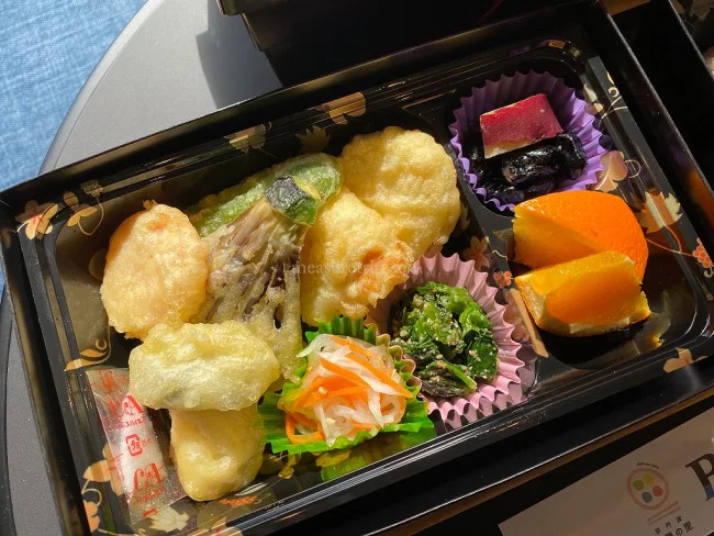 【フェアフィールド・バイ・マリオット・京都京丹波】京丹波の新鮮な食材が楽しめる朝食弁当【朝食】