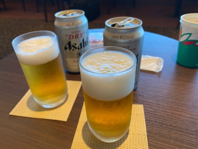 [コロナ後初海外旅行！夏休みグアム旅行記9] カードラウンジ健在！有料だけどビールを注文♪