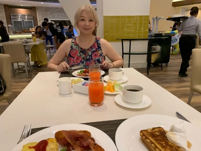 [コロナ後初海外旅行！夏休みグアム旅行記16] メインレストランで朝食を