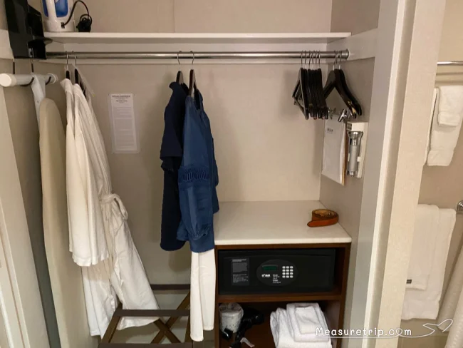 【モアナサーフライダー ウェスティン】ベランダから海が見える部屋「タワーオーシャンビュー」ルーム