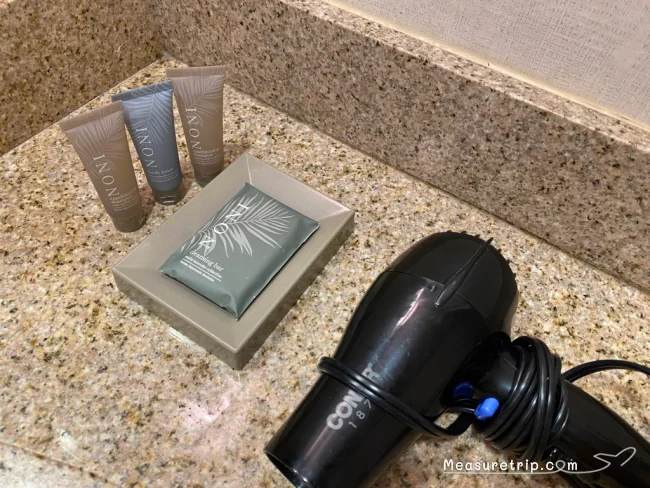 【モアナサーフライダー ウェスティン】ベランダから海が見える部屋「タワーオーシャンビュー」ルーム