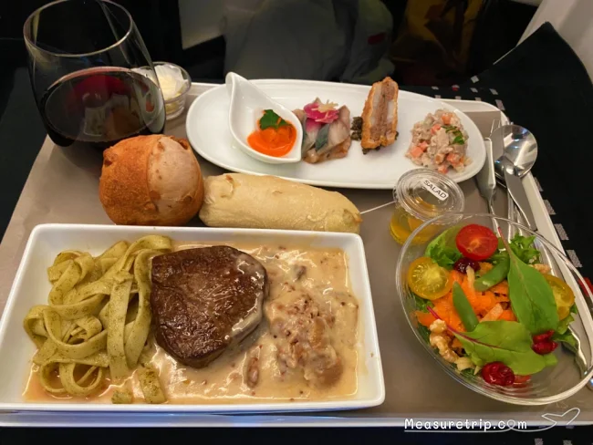 【JALハワイ コロナ後】B789 ビジネスクラス JL74 羽田→ハワイ・ホノルル の機内の様子と機内食 JAL SKY SUITE Ⅲ【飛行機の搭乗記】