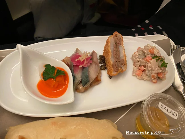 【JALハワイ コロナ後】B789 ビジネスクラス JL74 羽田→ハワイ・ホノルル の機内の様子と機内食 JAL SKY SUITE Ⅲ【飛行機の搭乗記】