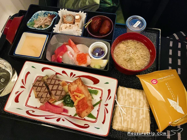【JALハワイ コロナ後】B789 ビジネスクラス JL74 羽田→ハワイ・ホノルル の機内の様子と機内食 JAL SKY SUITE Ⅲ【飛行機の搭乗記】