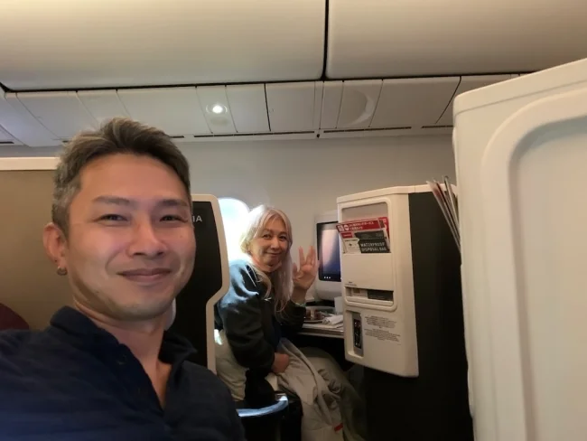 【JALハワイ コロナ後】B789 ビジネスクラス JL74 羽田→ハワイ・ホノルル の機内の様子と機内食 JAL SKY SUITE Ⅲ【飛行機の搭乗記】