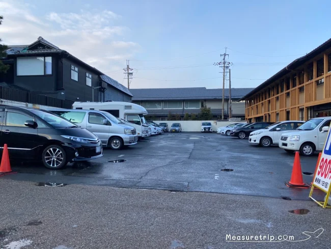 【駐車場 当て逃げ】駐車場で車を当て逃げされたら、当ててしまったらどうすればいい？【車 当て逃げ 対処法】