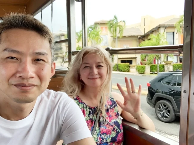 [コロナ後初海外旅行！夏休みグアム旅行記32] グアムの赤いシャトルバスでショッピングモールへ