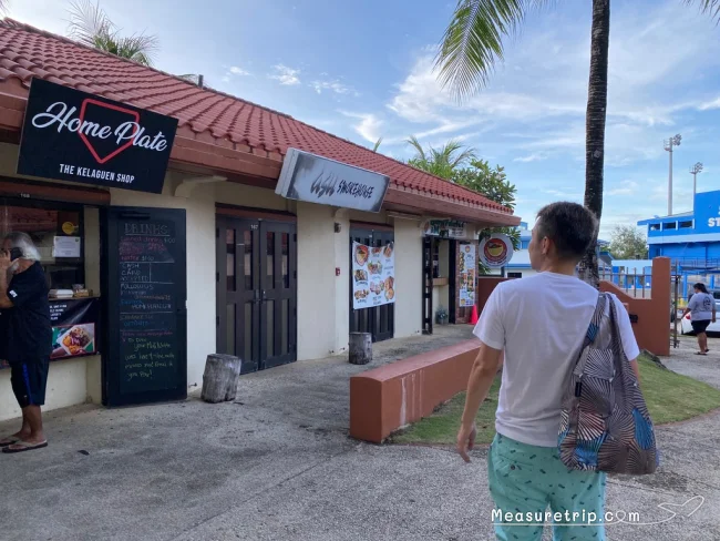 [コロナ後初海外旅行！夏休みグアム旅行記36] チャモロビレッジ ナイトマーケットに長蛇の列