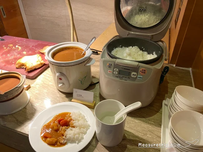 [台湾とタイを巡るマリオット・ボンヴォイ旅行記11] ラウンジで軽く食事して夜の台北市内へ