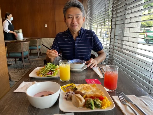 【シェラトングランド台北ホテル】メインレストランでの朝食ビュッフェ / バイキング