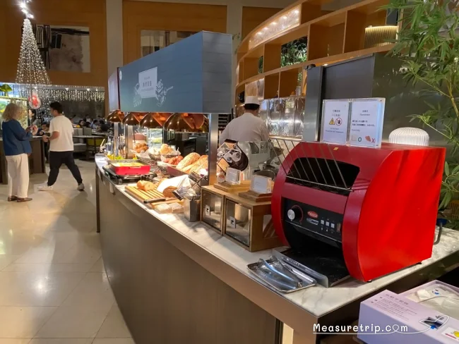 【シェラトングランド台北ホテル】メインレストランでの朝食ビュッフェ / バイキング