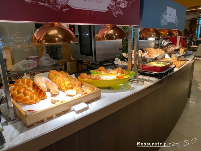 【シェラトングランド台北ホテル】メインレストランでの朝食ビュッフェ / バイキング