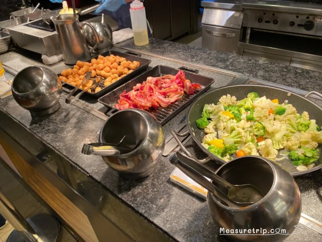 【シェラトングランド台北ホテル】メインレストランでの朝食ビュッフェ / バイキング