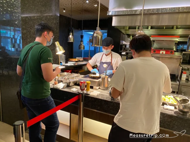 【シェラトングランド台北ホテル】メインレストランでの朝食ビュッフェ / バイキング