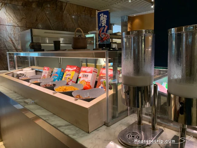 【シェラトングランド台北ホテル】メインレストランでの朝食ビュッフェ / バイキング
