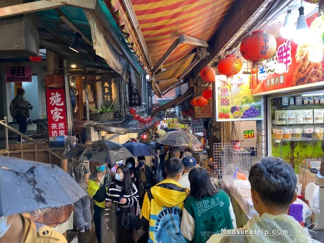 【台湾観光】千と千尋の神隠しの舞台と噂される超人気の台湾観光スポット「九份」の現地ツアーをレポート！