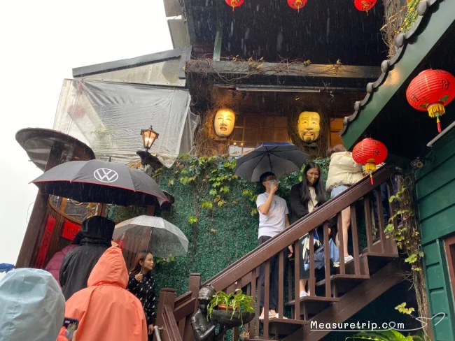 【台湾観光】千と千尋の神隠しの舞台と噂される超人気の台湾観光スポット「九份」の現地ツアーをレポート！
