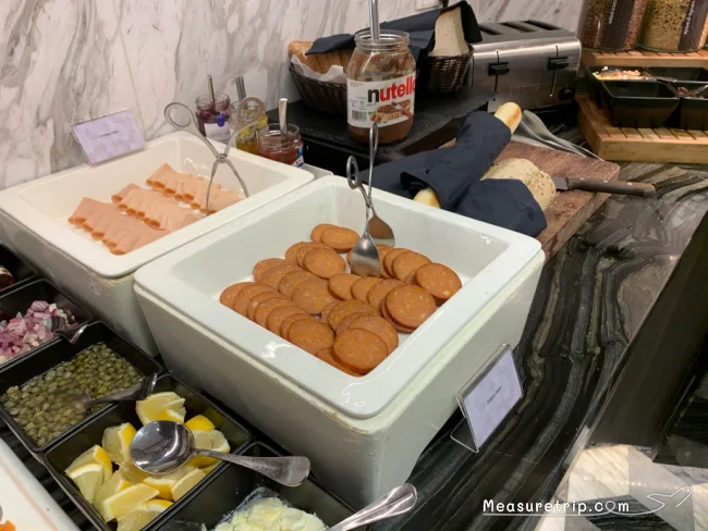 【シンガポール マリオット タン プラザ ホテル】食事も充実のエグゼクティブラウンジ「Mクラブラウンジ」をレポート！